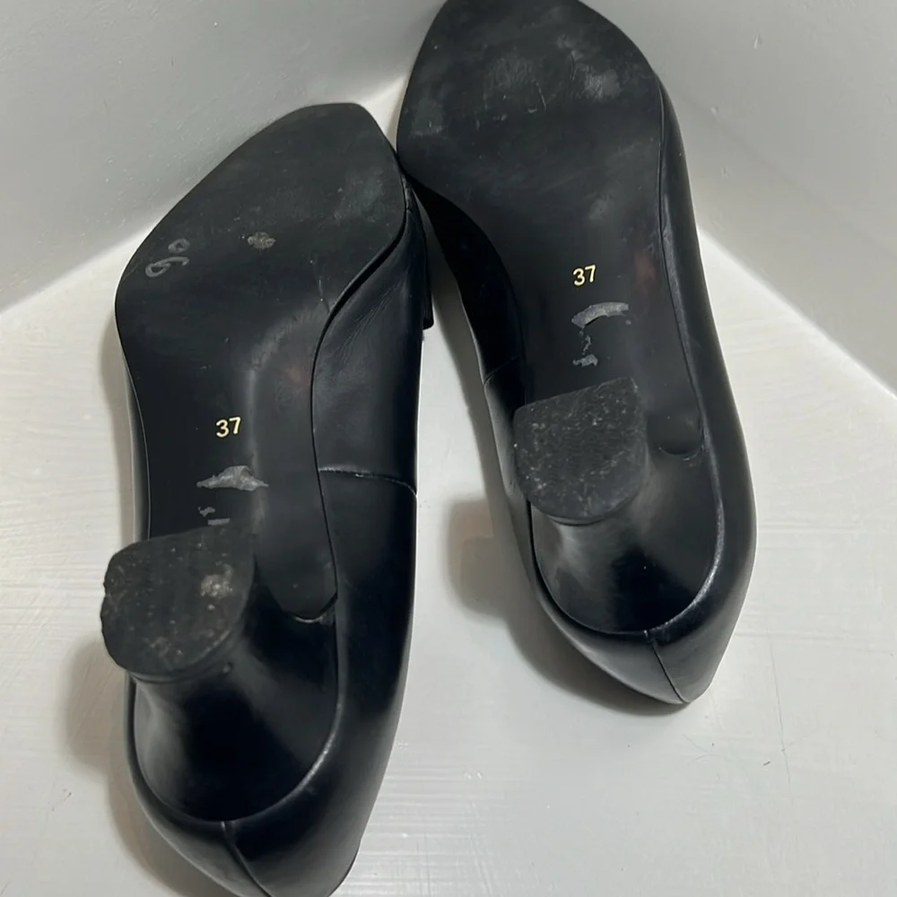 Yves Saint Laurent Shoe - Picture 5 of 7